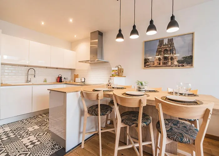 Holiday home Loft Urbain Avec Jardin Prive En Hyper Centre *