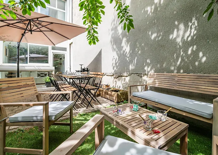 Holiday home Loft Urbain Avec Jardin Prive En Hyper Centre Reims